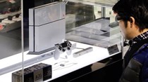 Arremata PS4 por 111 mil euros... mas não paga