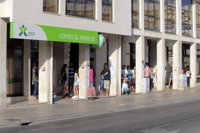 INE revê em baixa desemprego de Janeiro