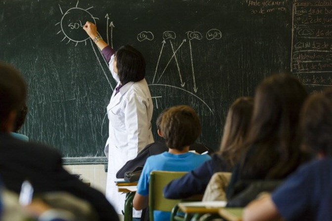 Sindicatos não desmarcam greve de professores