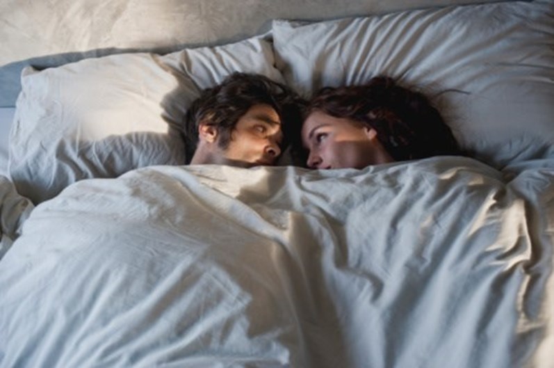 Os erros que os casais cometem à hora de dormir