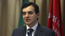 Governo nega vacinas nas farmácias