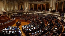 Geringonça não quer tirar nacionalidade a condenados