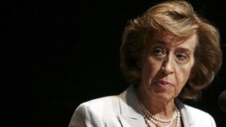 Ferreira Leite apoia lista anti-Pedro Passos Coelho