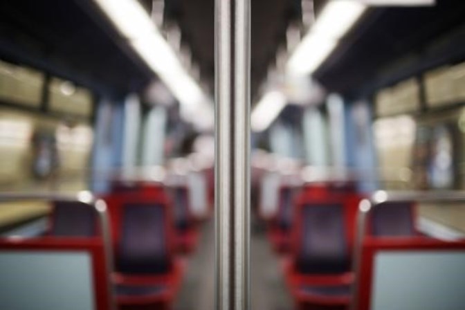 Linha azul do Metro interrompida devido a incidente com passageiro