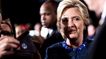 Equipa de Hillary ajuda a recontar votos, Trump acha
