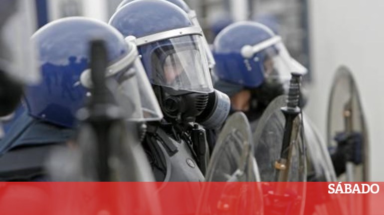Agentes da PSP atacados na Amadora - Revista Sábado