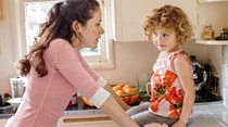Mães são quem mais bate nos filhos