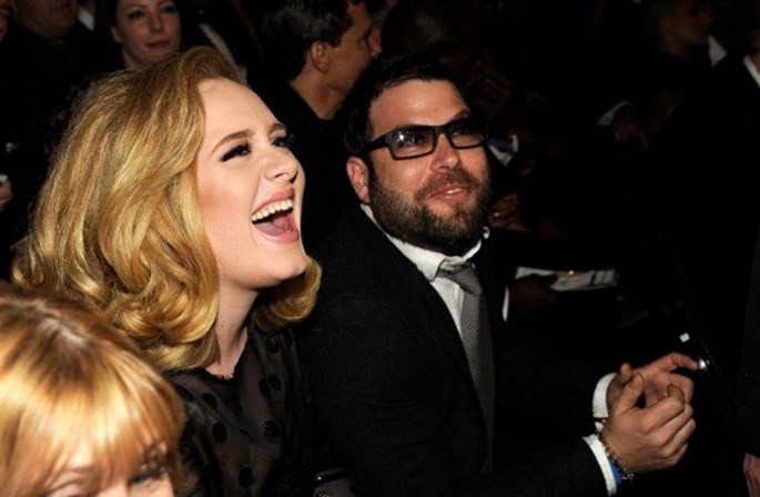 Adele admite ter-se casado com o namorado