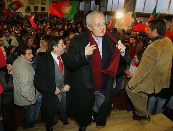 A subir ao palanque.