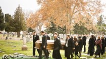 Já foi assediada num funeral?