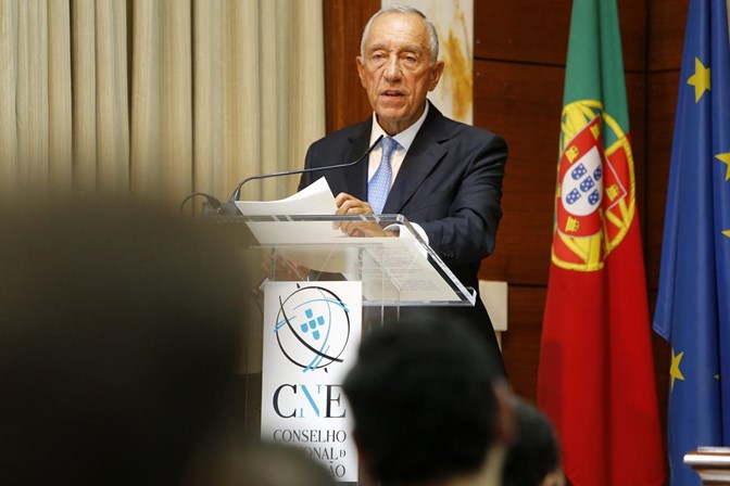 "Resta a Mário Soares, como inspirador, travar o derradeiro combate, aquele em que estamos e estaremos todos com ele: o combate pela duradoura liberdade com justiça na nossa pátria comum, que o mesmo é dizer, o combate da imortalidade do seu legado, um combate que iremos vencer, porque dele nunca desistiremos, tal como Mário Soares nunca desistiu de um Portugal livre, de uma Europa livre, de um mundo livre. E, no que era decisivo, ele foi sempre vencedor", afirmou o Presidente da República, Marcelo Rebelo de Sousa
