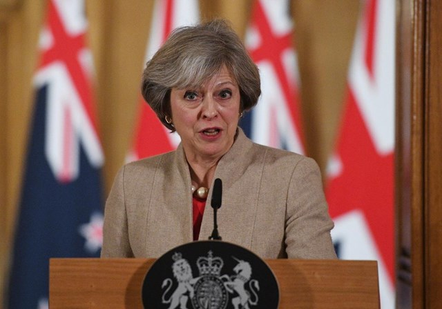 Theresa May convoca eleições para 8 de Junho