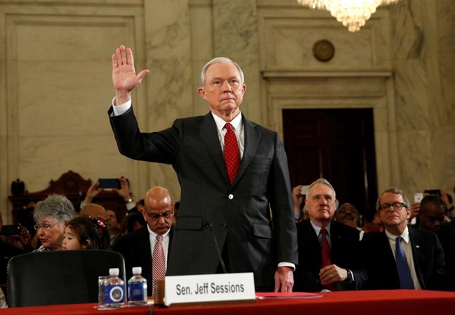 Assista em directo ao depoimento de Jeff Sessions