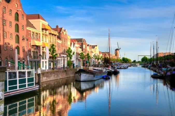 <strong>Holanda<br /><br /></strong><span>Sede do Tribunal Internacional de Justiça e do Tribunal Internacional Criminal em Haia, a Holanda desempenha um papel importante a nível mundial. </span><strong><br /></strong>