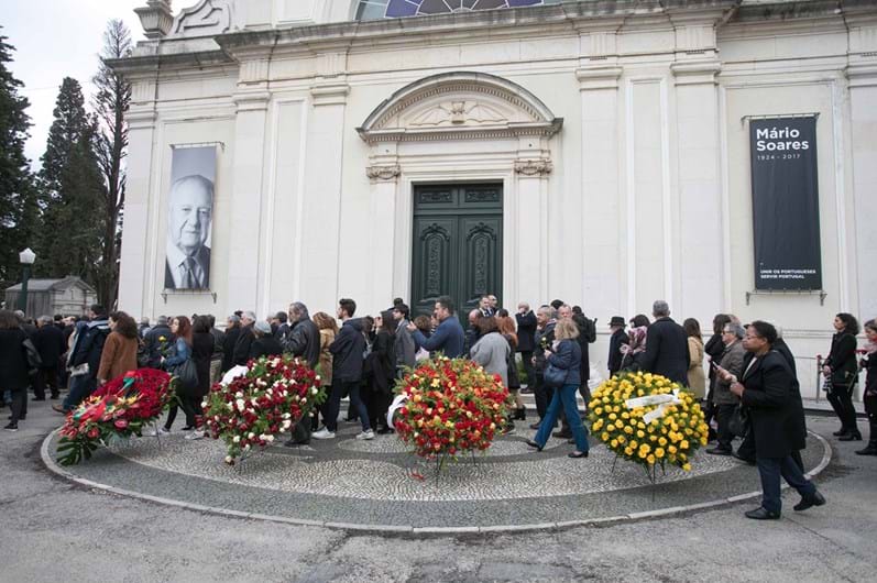 Soares: Os momentos finais no Cemitério dos Prazeres