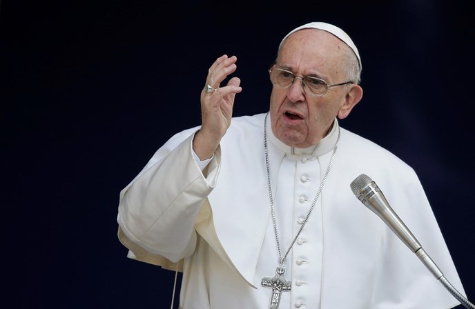 Papa Francisco defende os exorcismos