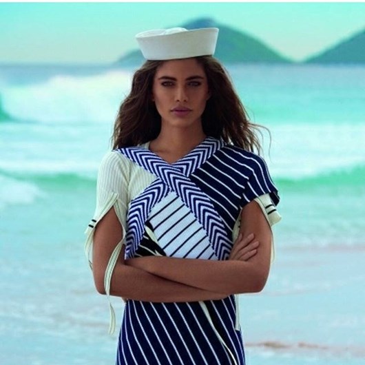 As melhores imagens do primeiro transgénero na capa da Vogue Paris