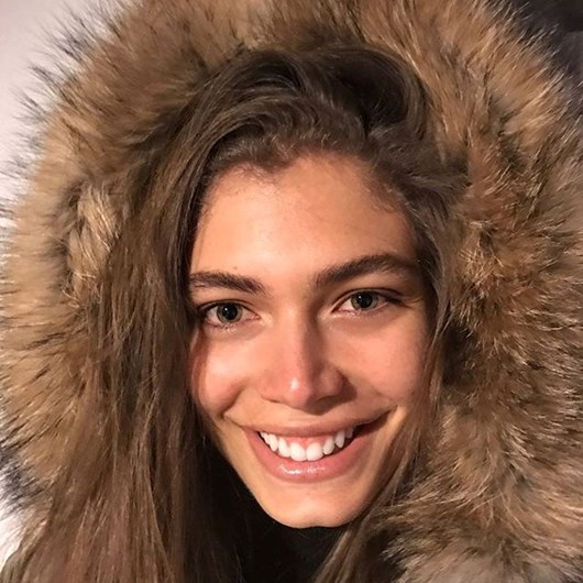 As melhores imagens do primeiro transgénero na capa da Vogue Paris