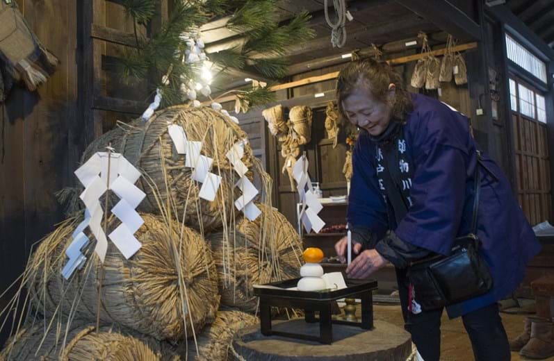 Japão festeja festival Kamakura das casas de neve