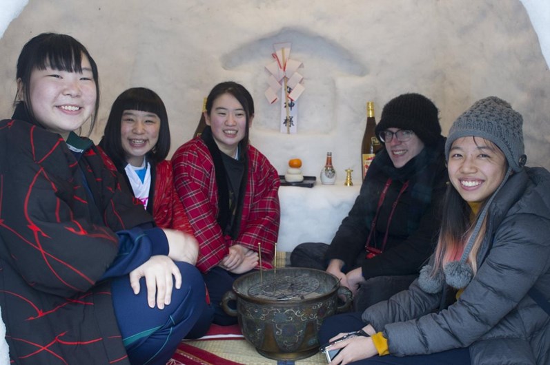 Japão festeja festival Kamakura das casas de neve