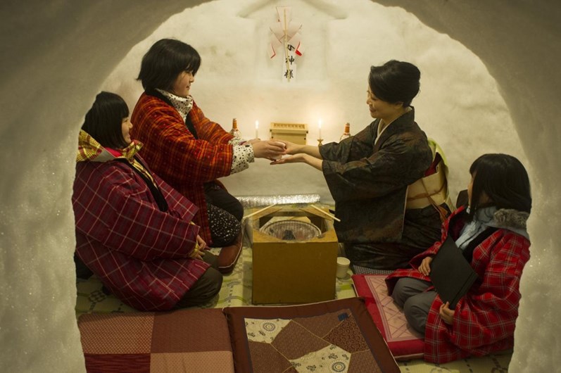 Japão festeja festival Kamakura das casas de neve