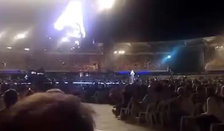 Adele fala de sentimentos em concerto