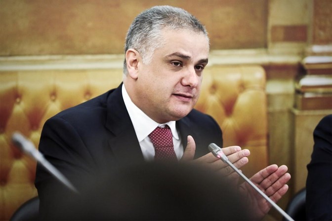 Do Governo para o regulador da Energia