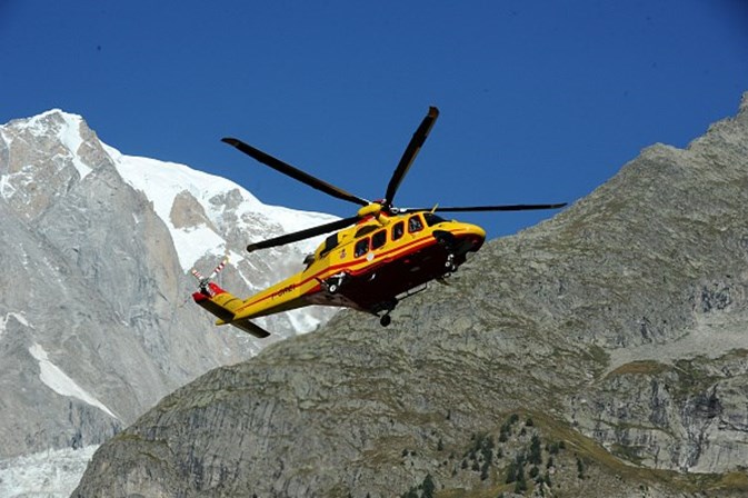 Avalanche faz pelo menos três mortos em Itália