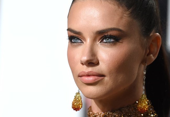Adriana Lima queria ser freira