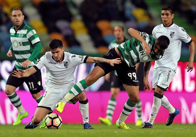 Sporting e Vitória de Guimarães empatam a um golo em Alvalade