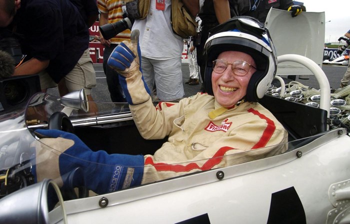 Antigo campeão de F1 John Surtees morreu aos 83 anos