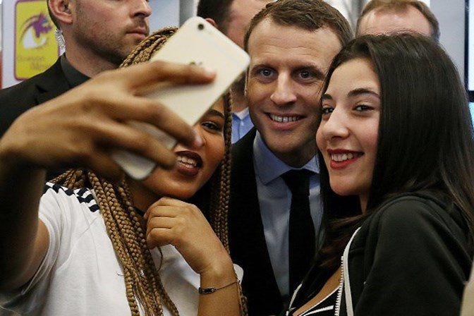 Macron ganha vantagem em sondagens presidenciais