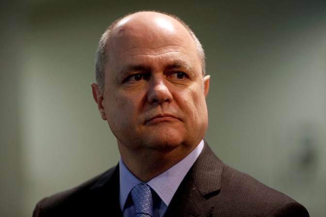 Ministro do Interior francês demitiu-se por contratar filhas