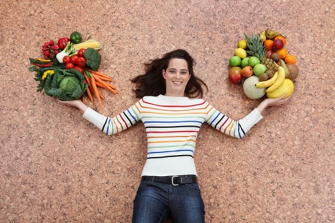 Alimentação rica em <span><span>antioxidantes, vitaminas e minerais<br /></span></span>Segundo a revista <em>Hola</em>,