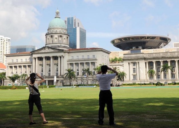 4 - Singapura<br /><br />Em 4º lugar está um dos países asiáticos no top 10 mundial com melhor saúde. A nota global do país é 94.11, à qual são feitos descontos de 3.88 pontos, ficando o valor final em 90.23.