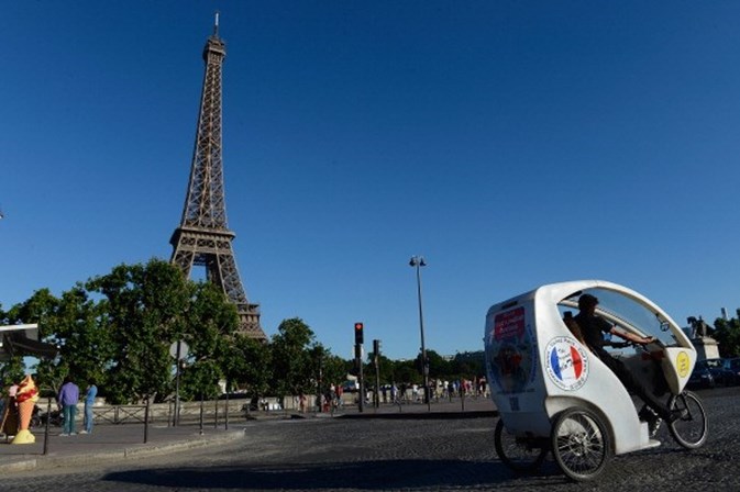 <span>14 - França <br /><br />Sem dúvida beneficiada e influenciada também pela dieta mediterrânica, a França fica em 14º lugar, com 85.59 pontos no total. A pontuação inicial de 90.93 era superior à da Holanda, mas as penalizações de 5.34 pontos custaram uma posição no ranking.</span>