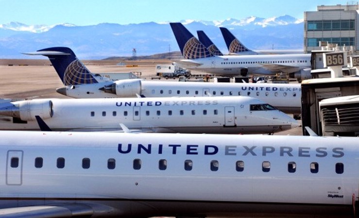 United Airlines provoca revolta por causa de um par de