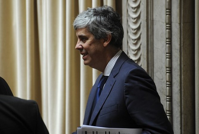 Mário Centeno anuncia baixa de impostos