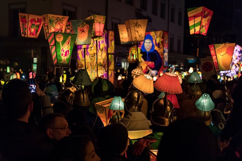 Suíça: Começou o Carnaval protestante de Basileia