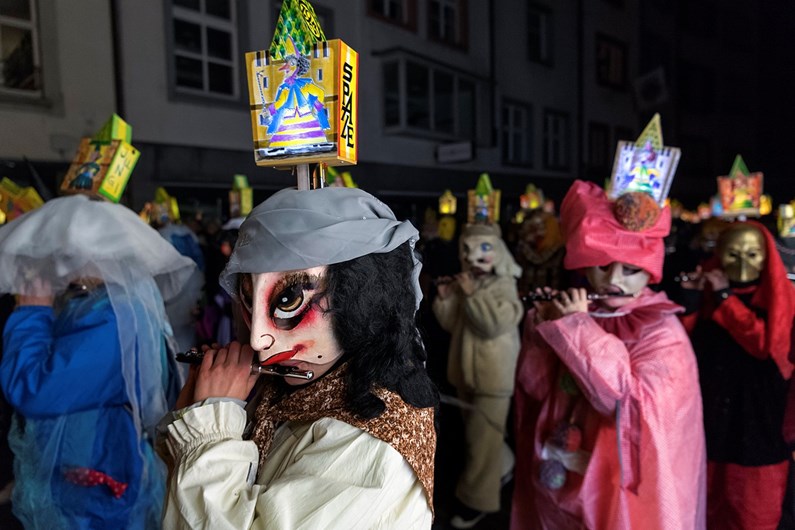Suíça: Começou o Carnaval protestante de Basileia