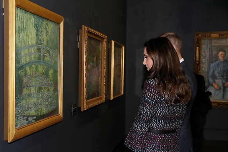 William e Kate visitam Paris