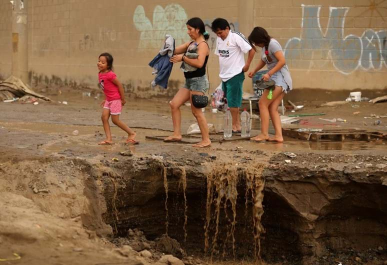 Peru: inundações provocam 75 mortos e 100 mil desalojados