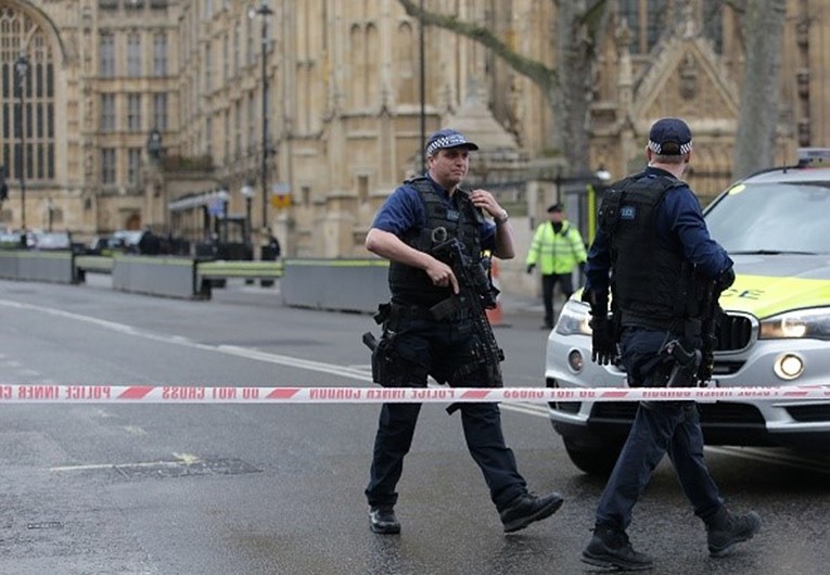 As primeiras imagens do ataque em Londres