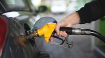 Pôr gasolina em 2025 é para esquecer