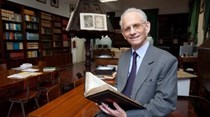Morreu o padre Carreira das Neves