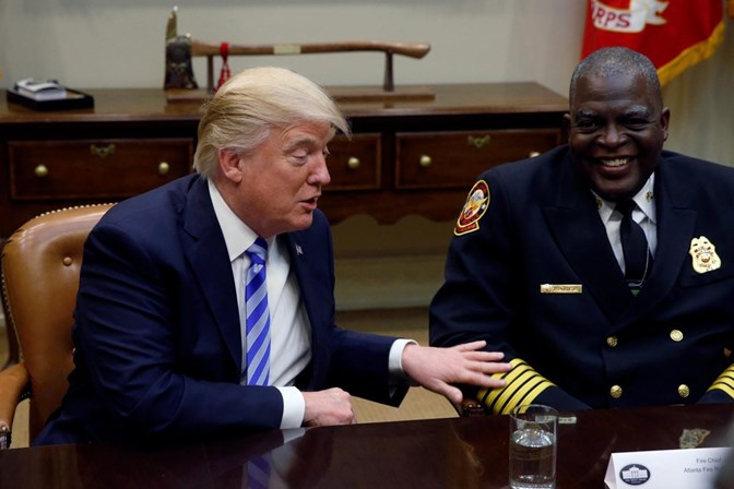 Trump não confirma se deu