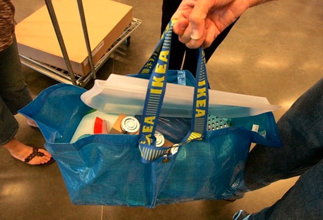 Mala de luxo inspirada em sacos de Ikea