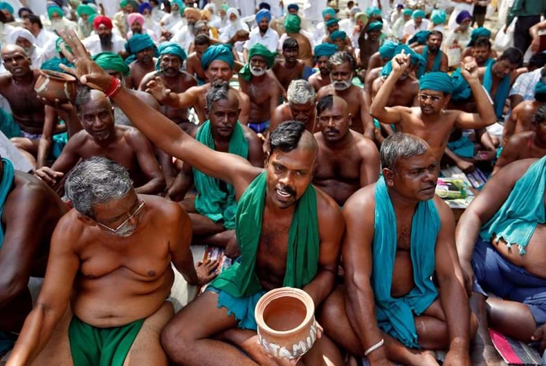 Ratos e meia cabeça rapada: os protestos dos agricultores indianos
