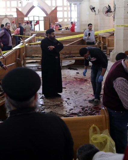 Bombistas suicidas atacam duas igrejas no Egipto