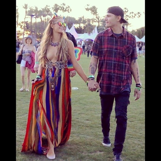 As celebridades já chegaram ao festival Coachella...
